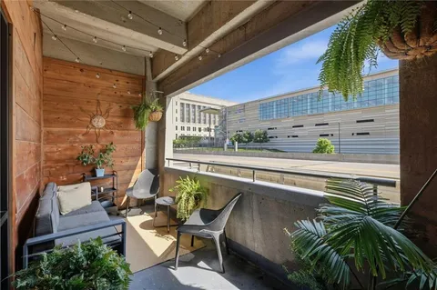 $325,000 | 360 West Pershing Road, Unit 190, Kansas City, MO 64108