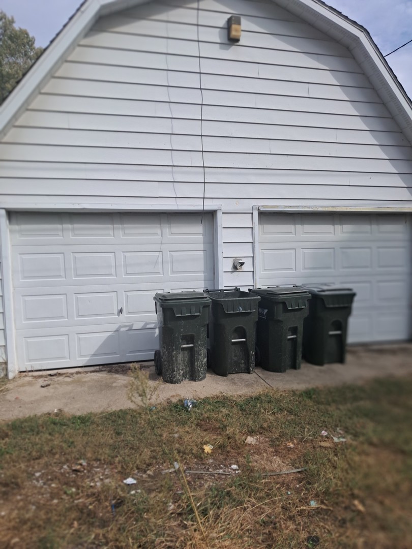 507 6th Avenue Sterling, IL 61081 - Photo 2 of 12 a view of a house