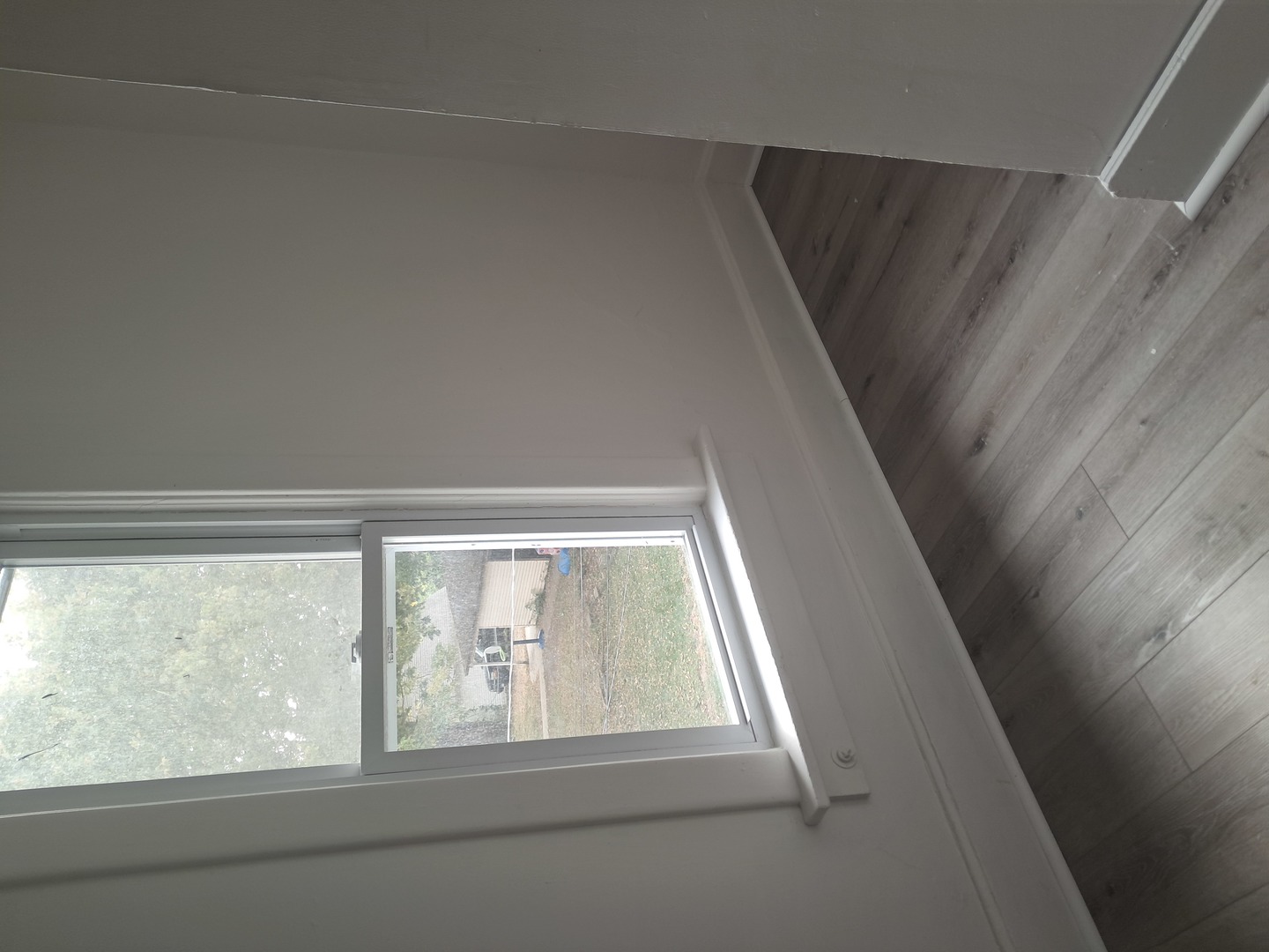 507 6th Avenue Sterling, IL 61081 - Photo 10 of 12 a view of outdoor space with window