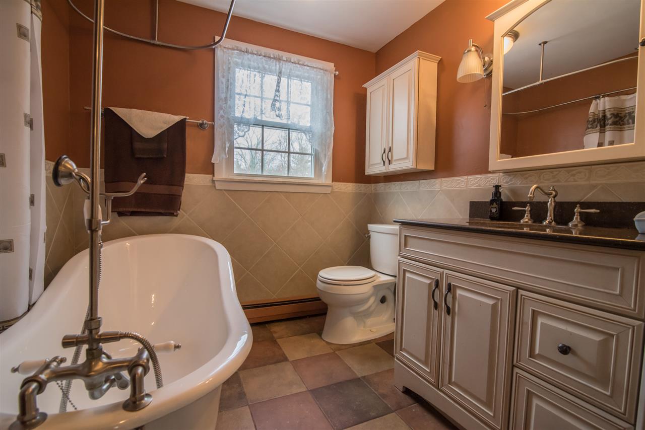 54 Old Chester Road Derry, NH 03038 - Photo 15 of 21