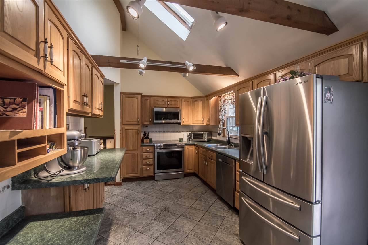 54 Old Chester Road Derry, NH 03038 - Photo 3 of 21