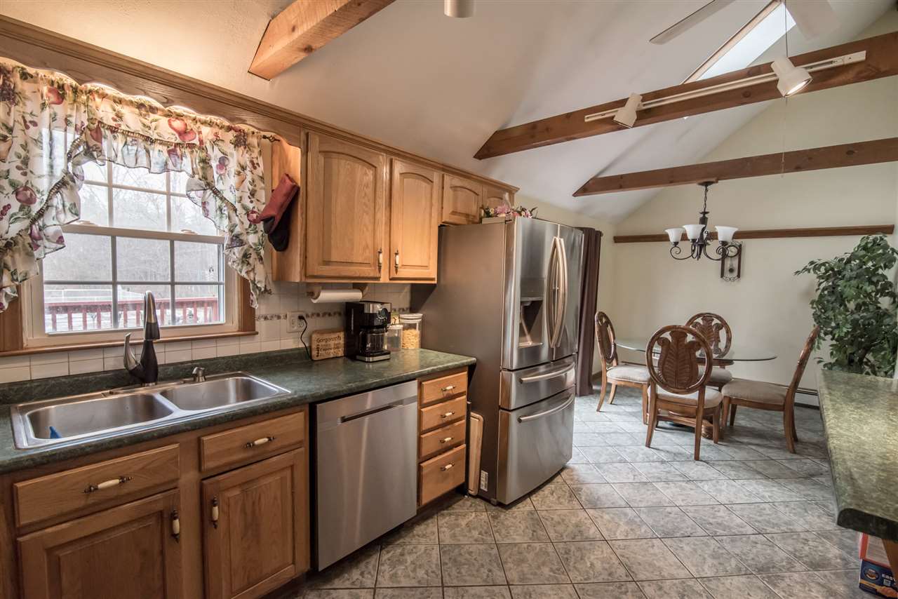 54 Old Chester Road Derry, NH 03038 - Photo 4 of 21