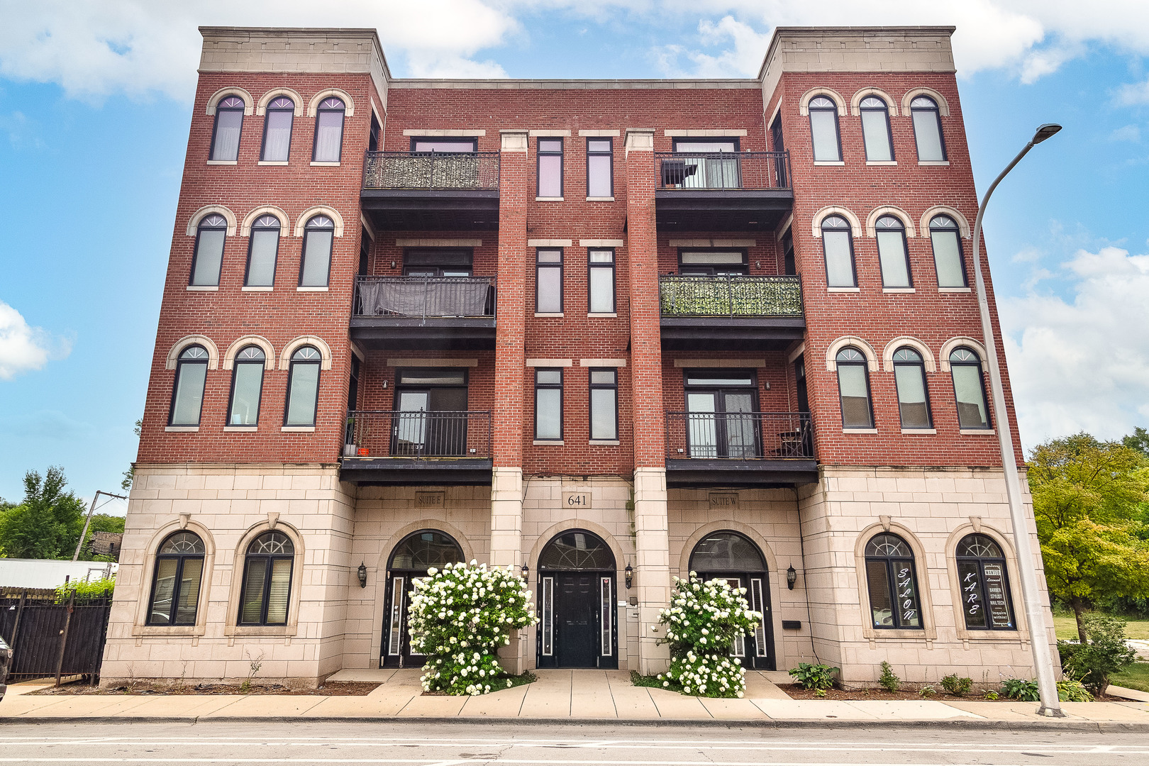 641 East Pershing Road, Unit 301 Chicago, IL 60653 - Photo 1 of 18 Gallery Image 1