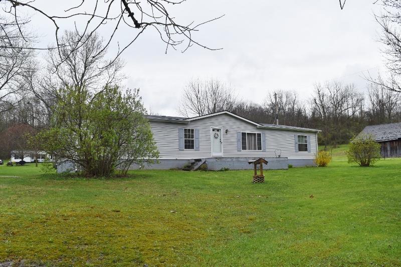 25235 Moccasin Road Amanda, OH 43102 - Photo 3 of 26