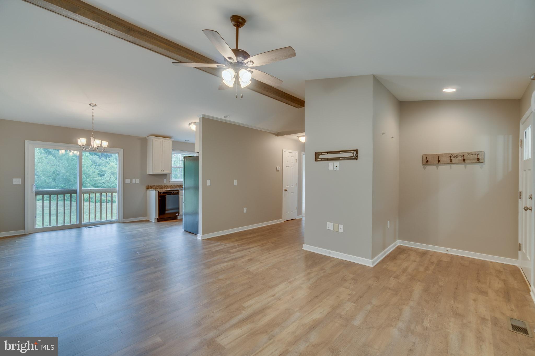 TASTEFUL PAINT COLORS AND NATURAL LIGHT