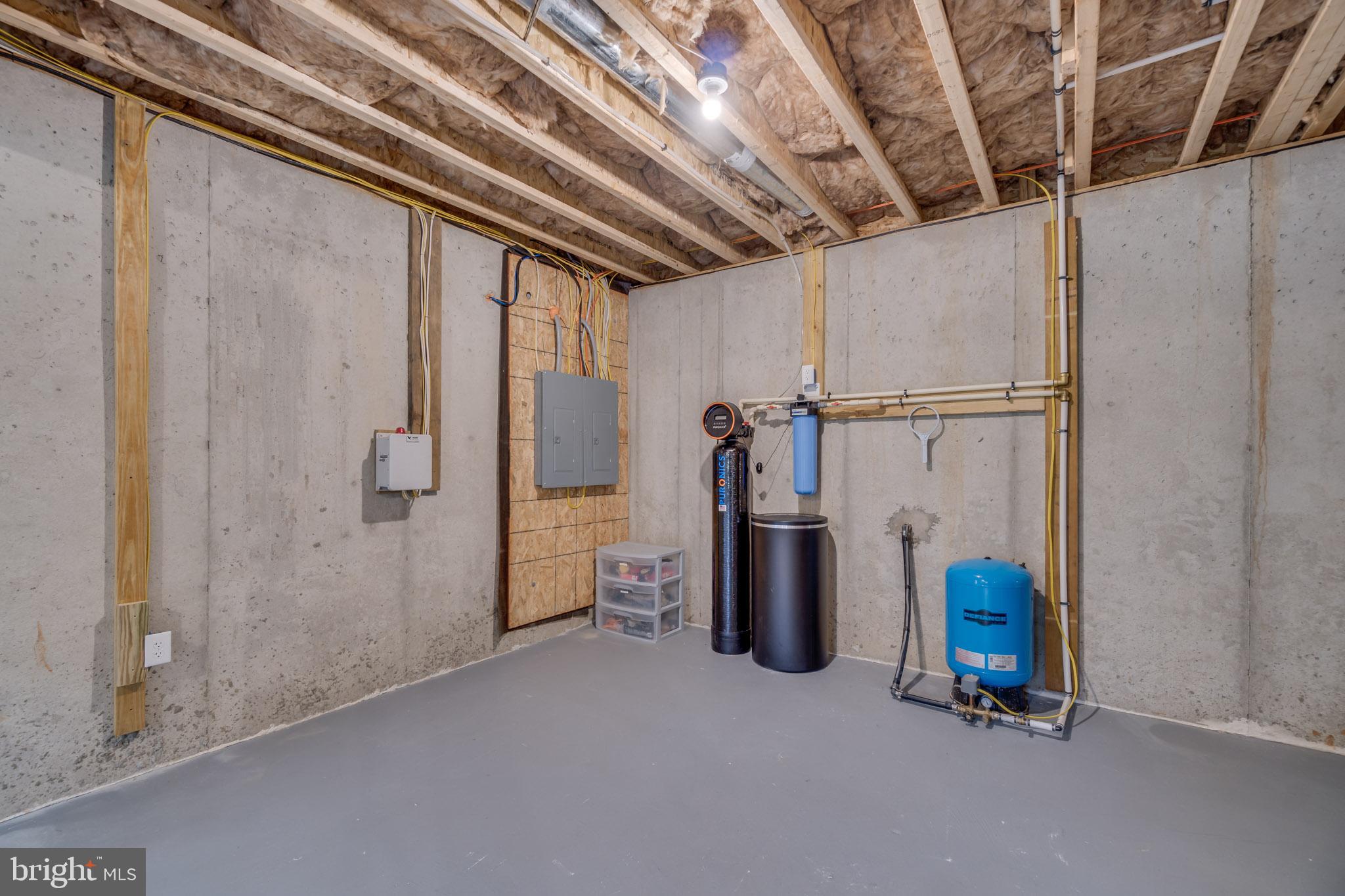 6051 Courthouse Road Spotsylvania, VA 22551 - Photo 34 of 35 WATER SYSTEM / 400 AMP SERVICE