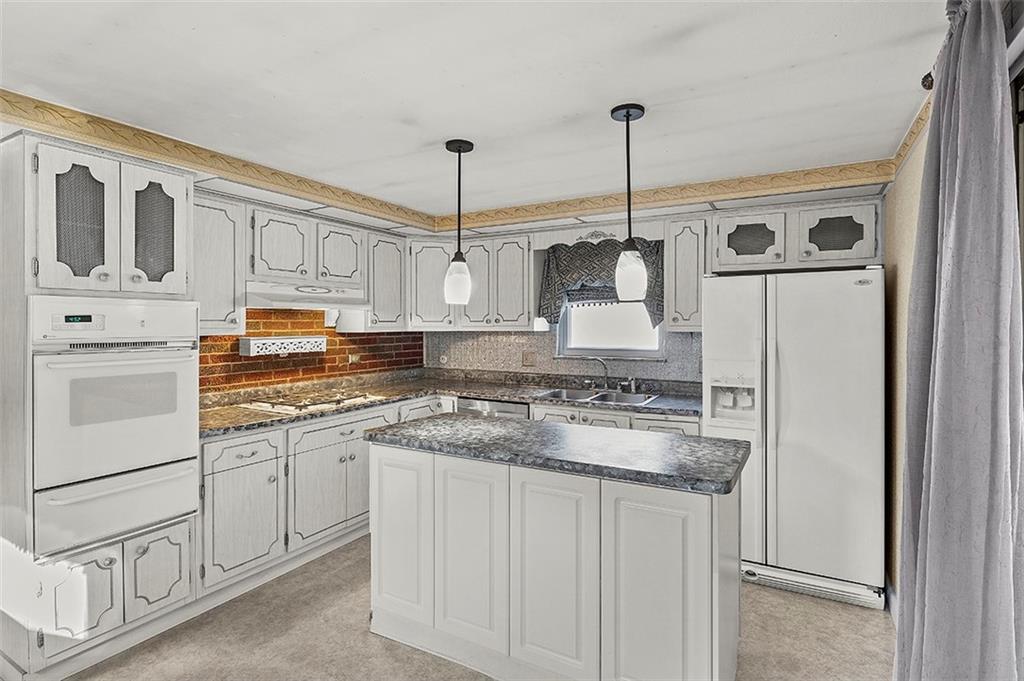2372 Tilbrook Road Monroeville, PA 15146 - Photo 2 of 25 Gallery Image 2
