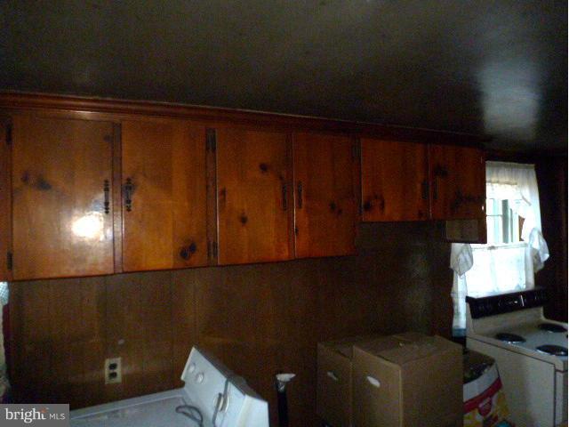 271 Fairview Road Gore, VA 22637 - Photo 10 of 29 a view of room with cabinets