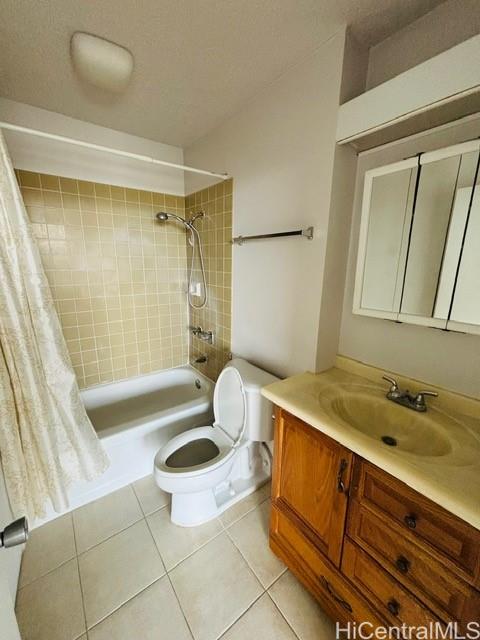 775 Kinalau Place, Unit 2008 Honolulu, HI 96813 - Photo 10 of 14 a bathroom with a sink a toilet and a bathtub
