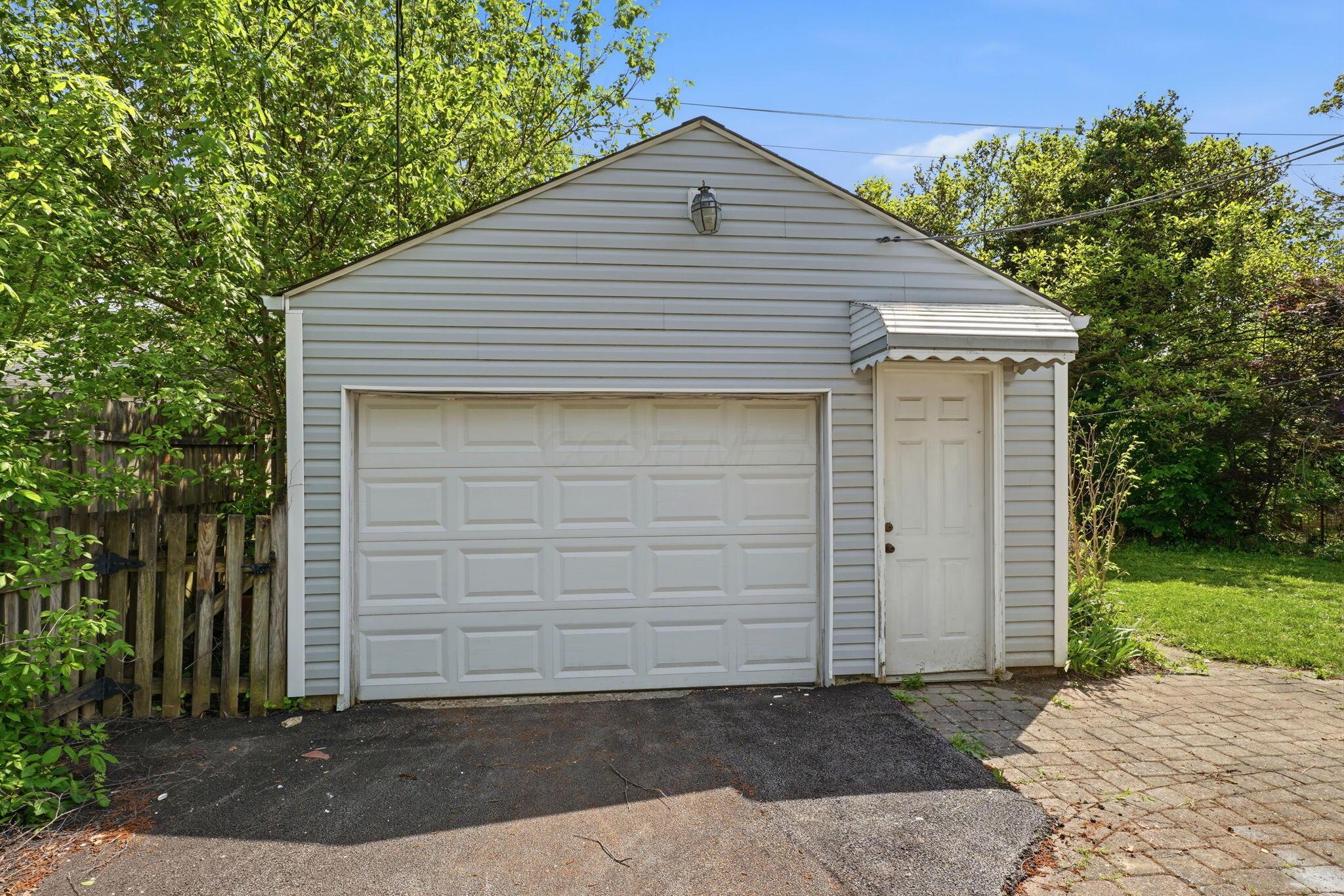 1074 South James Road Columbus, OH 43227 - Photo 34 of 35 46-web-or-mls-1074-s-james-rd