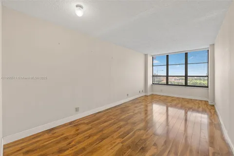 $295,000 | 600 Three Islands Boulevard, Unit 1008, Hallandale Beach, FL 33009