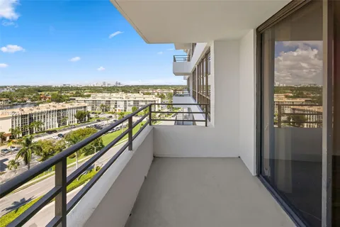 $295,000 | 600 Three Islands Boulevard, Unit 1008, Hallandale Beach, FL 33009