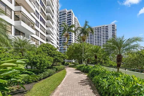 $295,000 | 600 Three Islands Boulevard, Unit 1008, Hallandale Beach, FL 33009