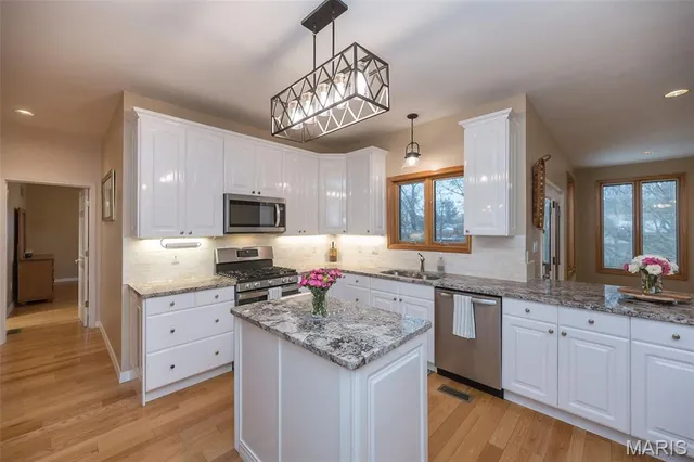 $574,900 | 51 Blackthorn Drive, Crestwood, MO 63123
