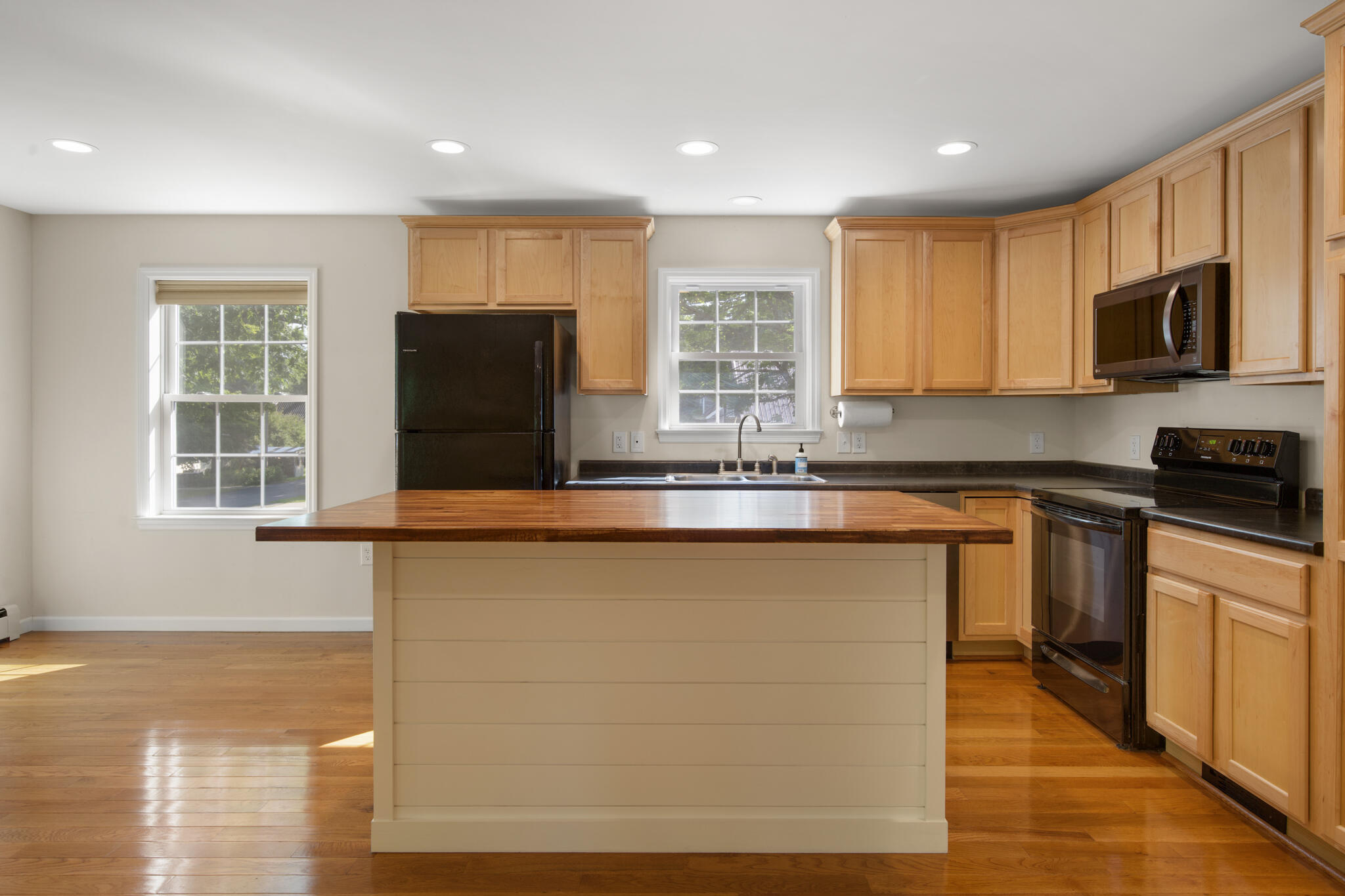 48 Peters Street Orono, ME 04473 - Photo 2 of 43 48 Peters St. Orono