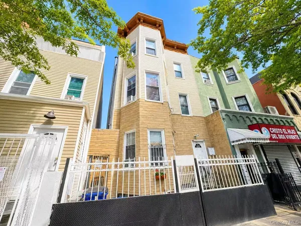 $1,250,000 | 726 Prospect Avenue | Longwood