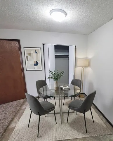 $775 | 725 South 9th Street, Unit 6, Bird Island, MN 55310