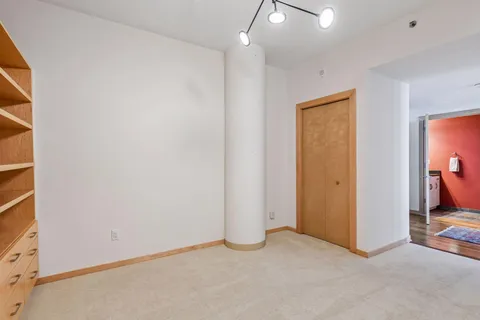 $1,100,000 | 215 10th Avenue South, Unit 708, Minneapolis, MN 55415