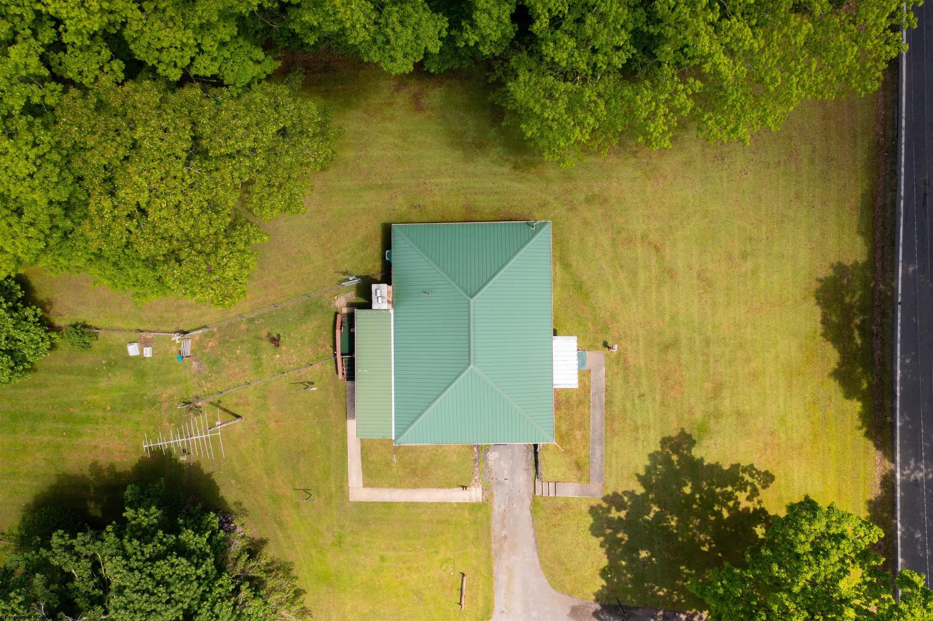 939 Cranesville Road Terra Alta, WV 26764 - Photo 5 of 17 Gallery Image 5