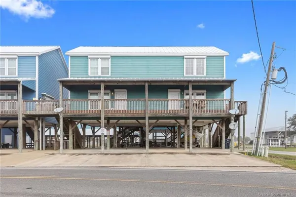$295,000 | 461 Lake Breeze Road, Hackberry, LA 70645