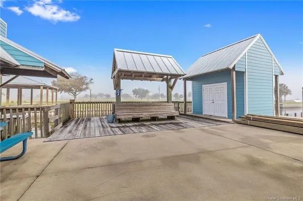 $295,000 | 461 Lake Breeze Road, Hackberry, LA 70645