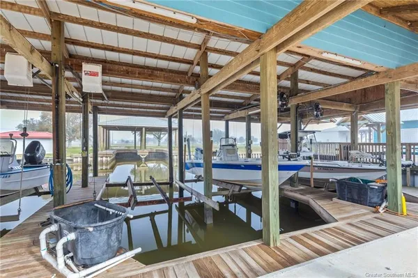 $295,000 | 461 Lake Breeze Road, Hackberry, LA 70645