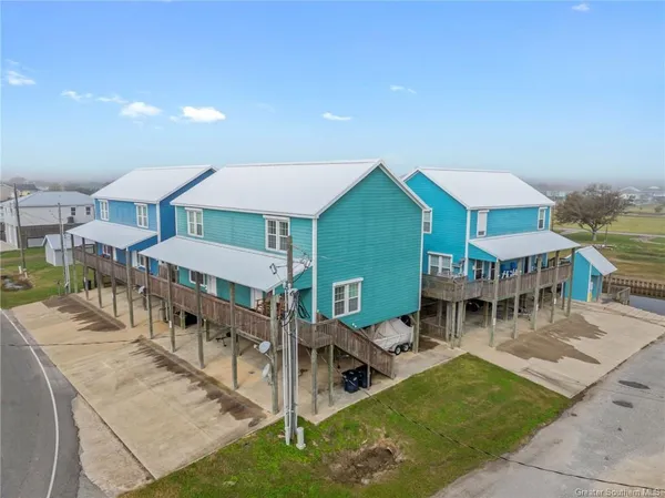$295,000 | 461 Lake Breeze Road, Hackberry, LA 70645