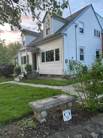 $2,600 | 293 Bear Hill Road, Unit 1, Loudon, NH 03307