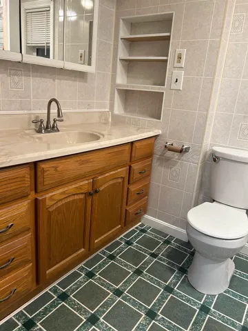 $2,600 | 293 Bear Hill Road, Unit 1, Loudon, NH 03307