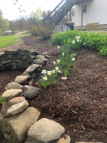 $2,600 | 293 Bear Hill Road, Unit 1, Loudon, NH 03307