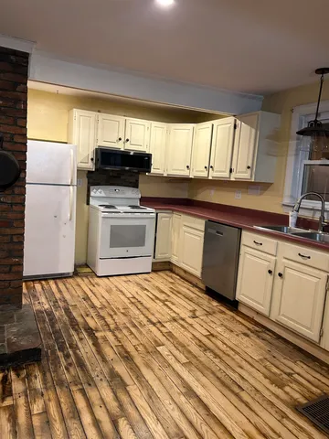 $2,600 | 293 Bear Hill Road, Unit 1, Loudon, NH 03307