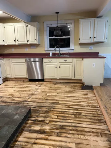 $2,600 | 293 Bear Hill Road, Unit 1, Loudon, NH 03307