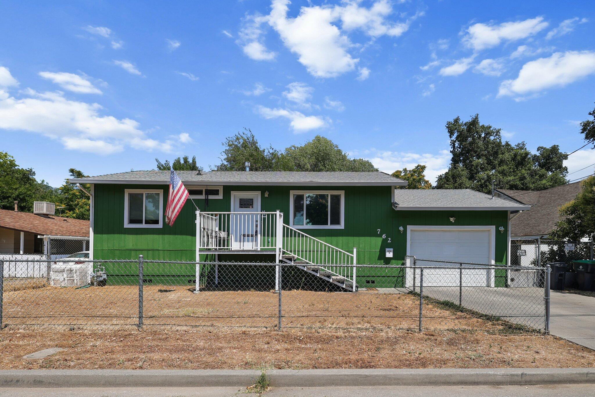 762 Musick Avenue Red Bluff, CA 96080 - Photo 2 of 20 19-web-or-mls-LZ0A0170