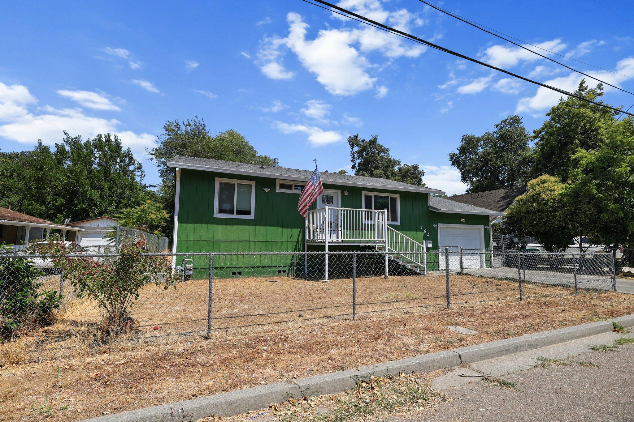 762 Musick Avenue Red Bluff, CA 96080 - Photo 3 of 20 20-web-or-mls-LZ0A0180