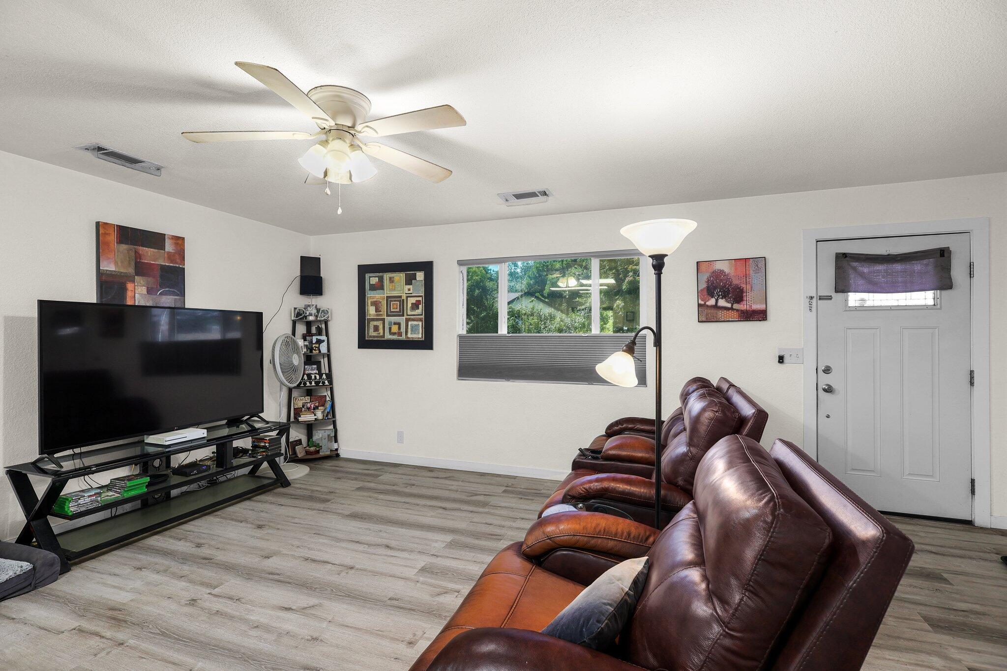 762 Musick Avenue Red Bluff, CA 96080 - Photo 5 of 20 2-web-or-mls-LZ0A0015