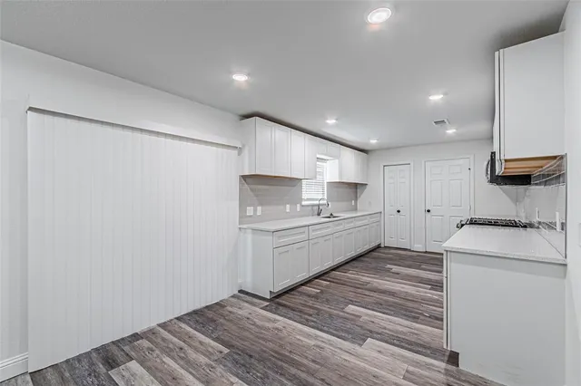 $2,500 | 2976 Mark Twain Drive, Dallas, TX 75234