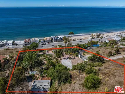$5,495,000 | 21967 Pacific Coast Highway, Malibu, CA 90265