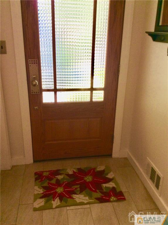 24 Rath Lane East Brunswick, NJ 08816 - Photo 3 of 25