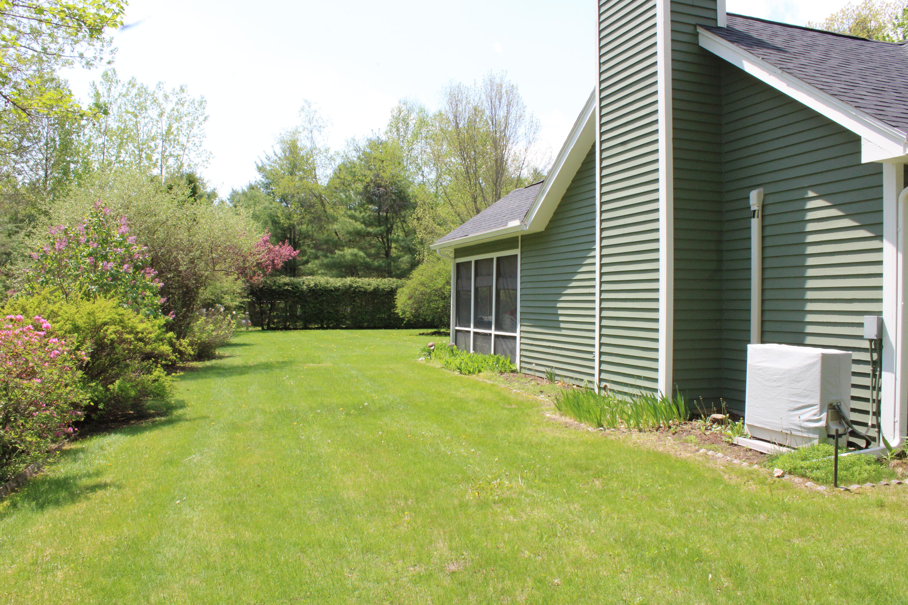 13 Pine Ridge Drive Morrisonville, NY 12962 - Photo 3 of 20
