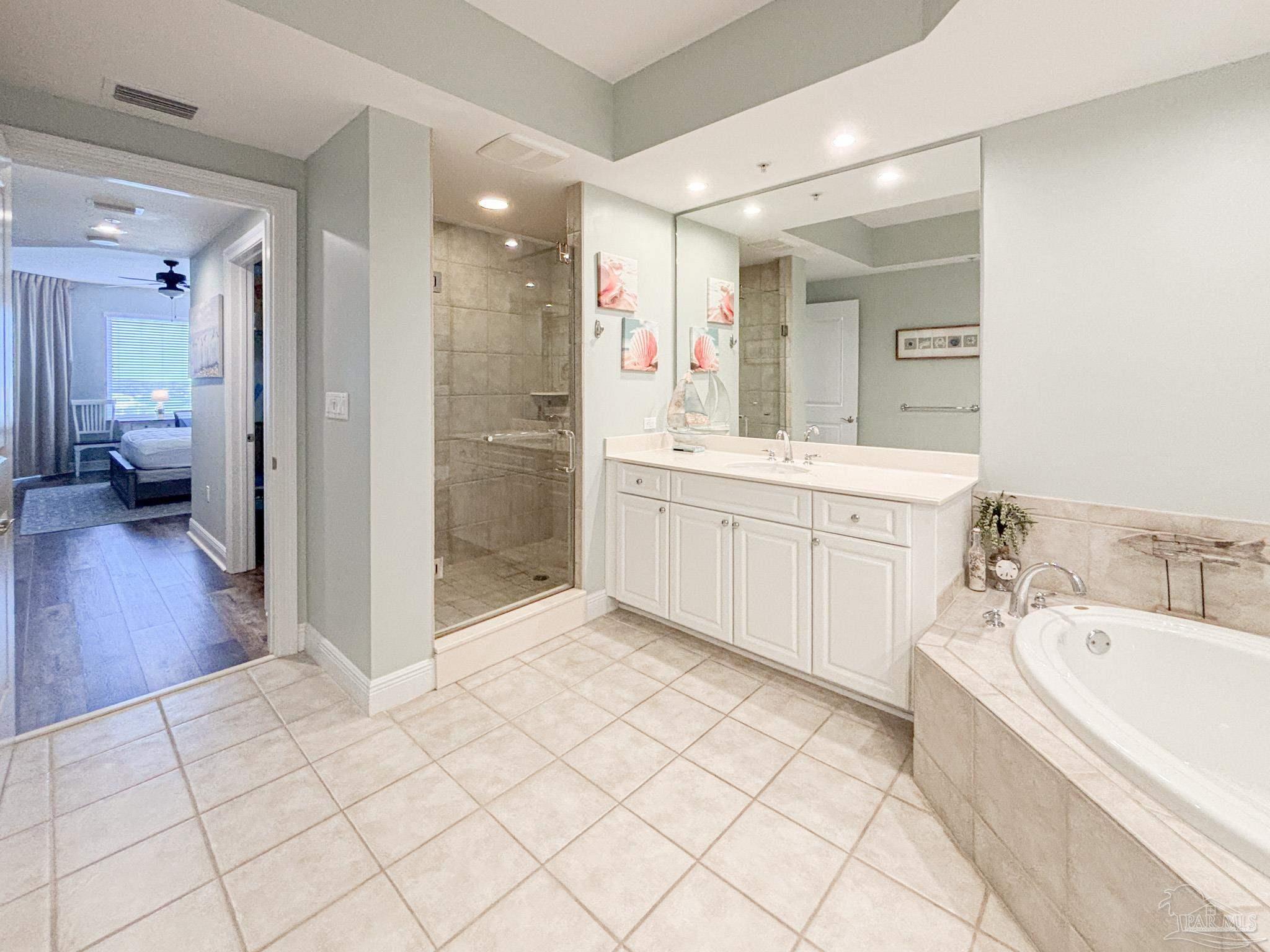 645 Lost Key Drive, Unit 503D Pensacola, FL 32507 - Photo 18 of 32