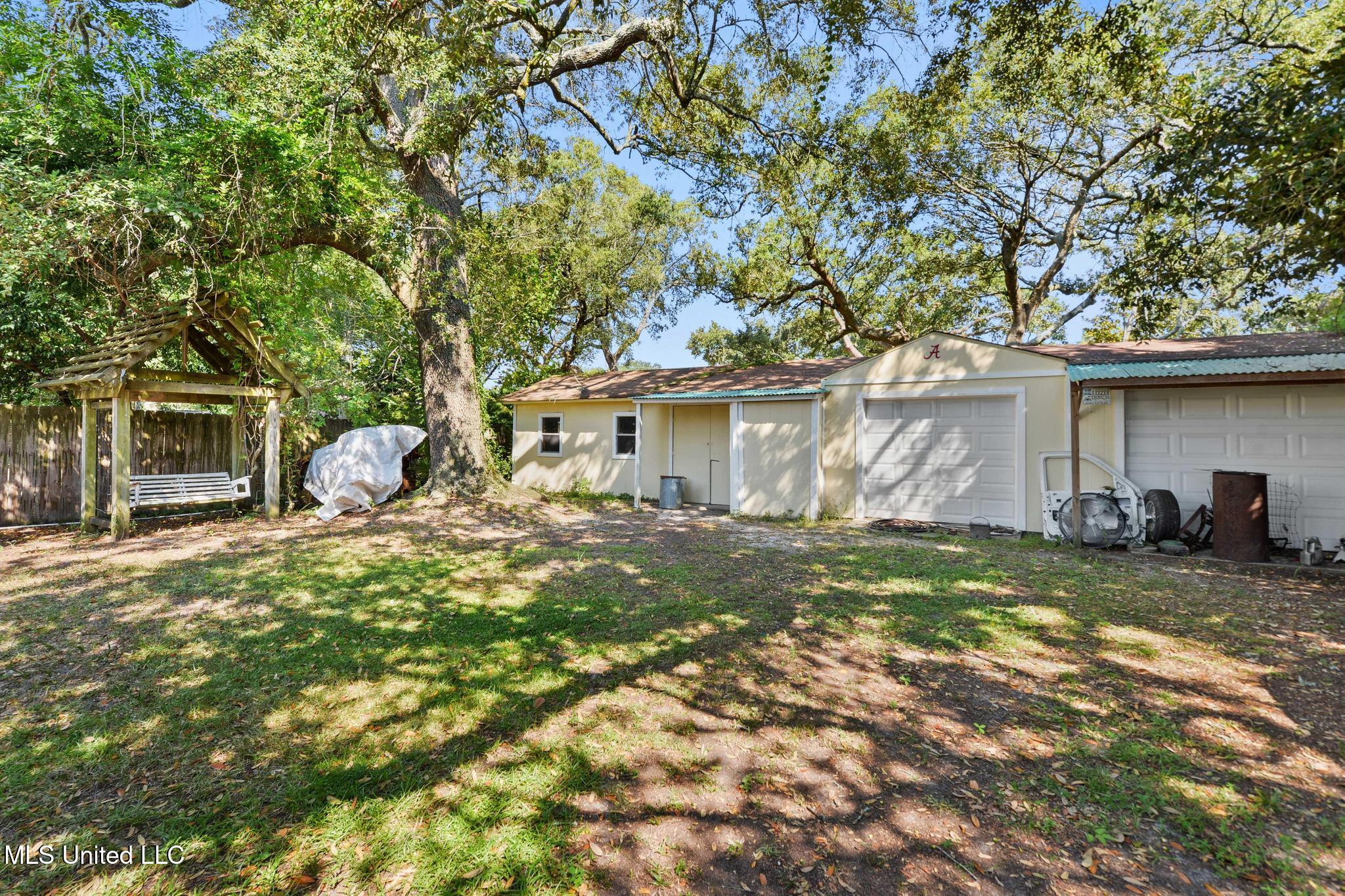 1772 Pass Road Biloxi, MS 39531 - Photo 19 of 21 019