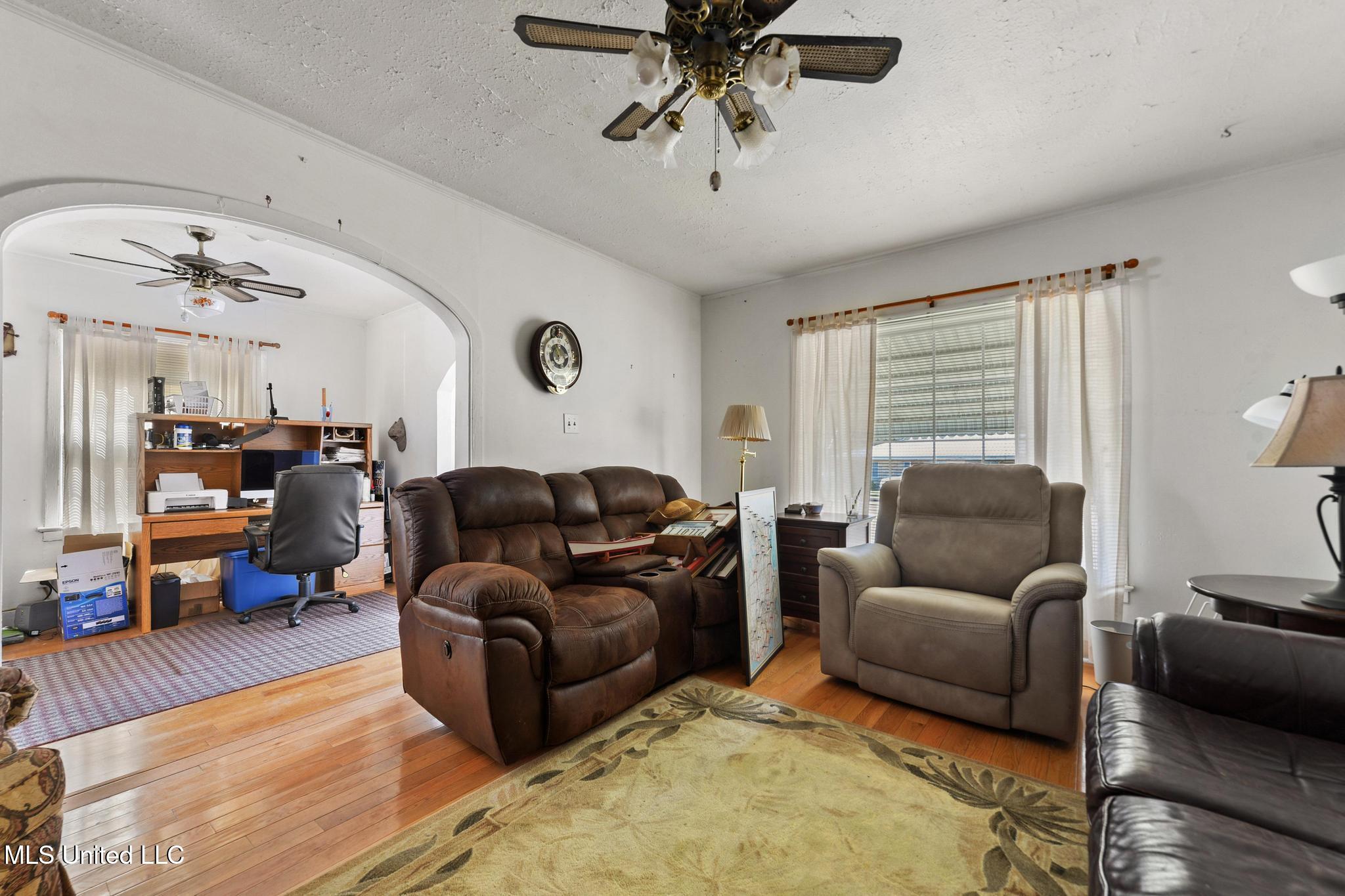1772 Pass Road Biloxi, MS 39531 - Photo 3 of 21 003