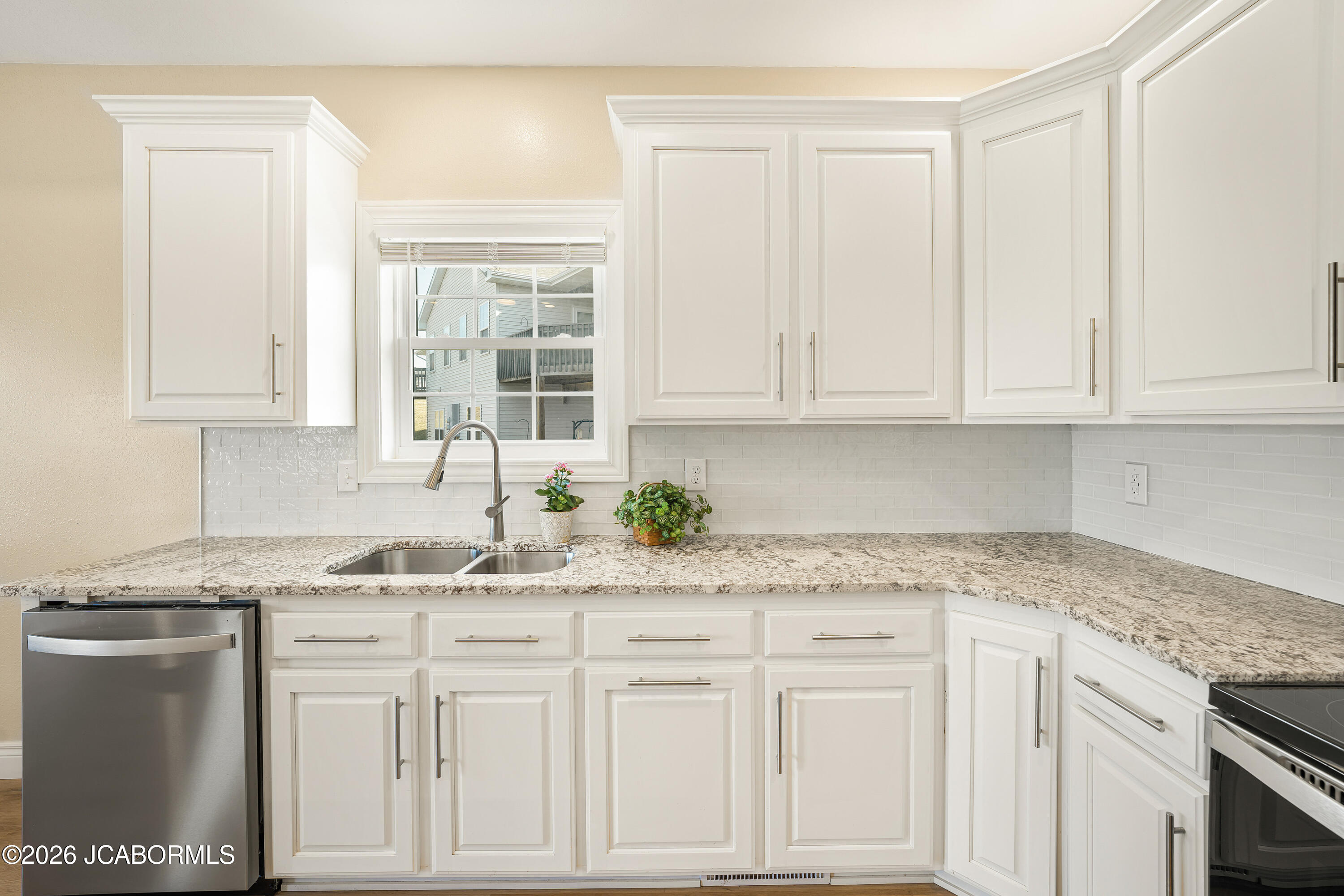 1828 Pinnacle Point Holts Summit, MO 65043 - Photo 10 of 25