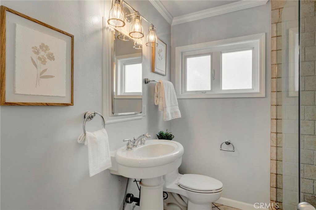 3556 Roxanne Avenue Long Beach, CA 90808 - Photo 15 of 39
