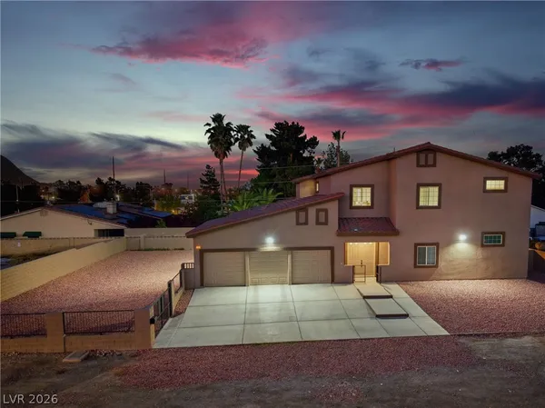 $995,000 | 2334 Michael Way, Las Vegas, NV 89108