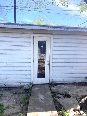 $1,400 | 2101 East Trinity Street, Victoria, TX 77901