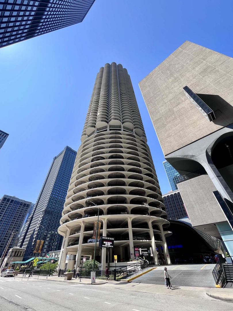 300 North State Street, Unit 4625, Chicago, IL 60654 Compass