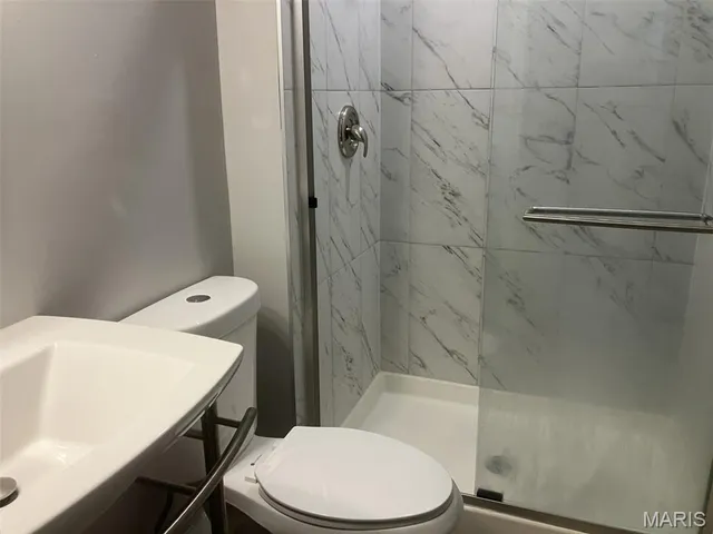 $325,000 | 1504 Ticonderoga Drive, St. Peters, MO 63376