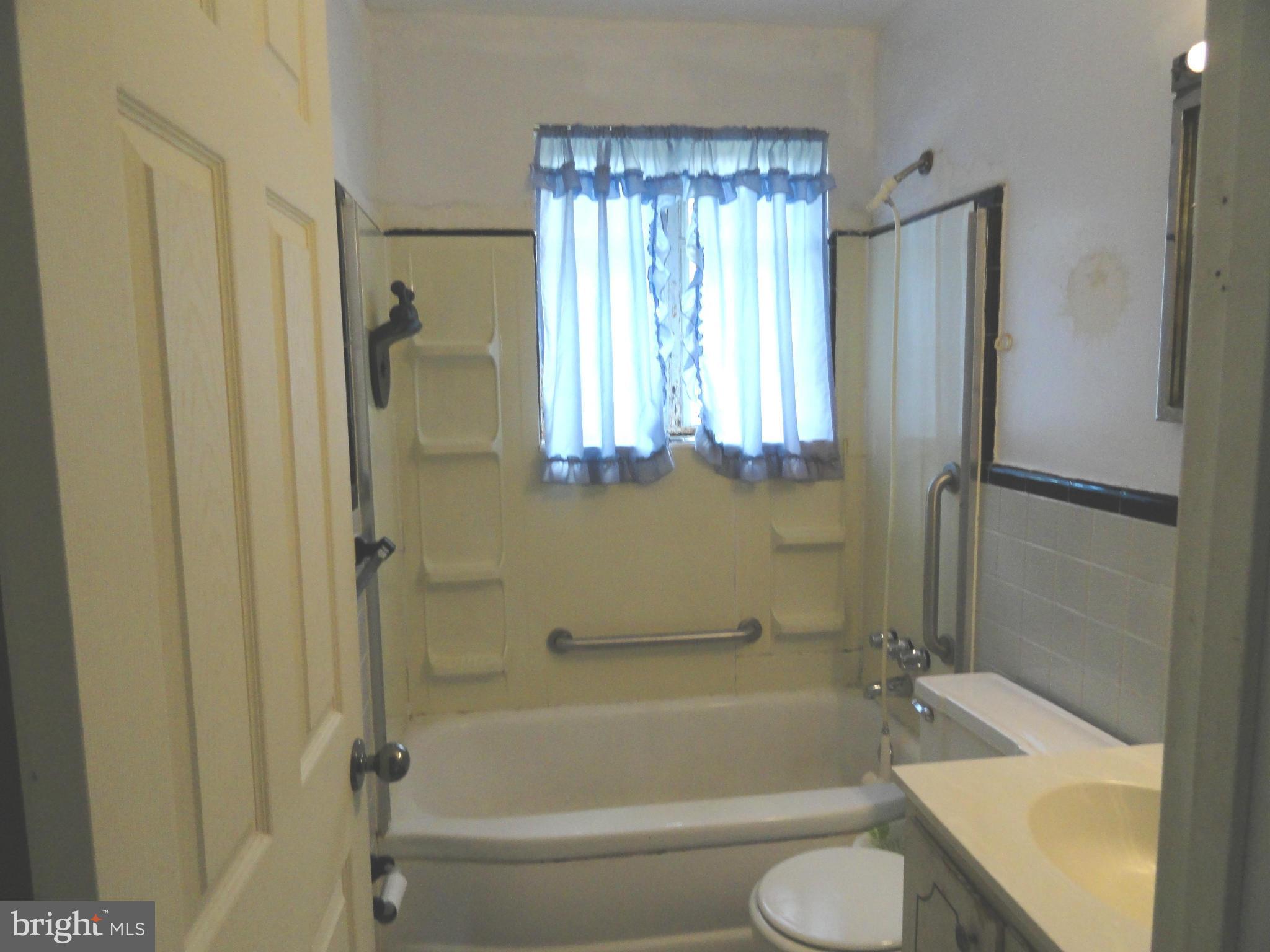 7322 Jervis Street Springfield, VA 22151 - Photo 11 of 23 Bath