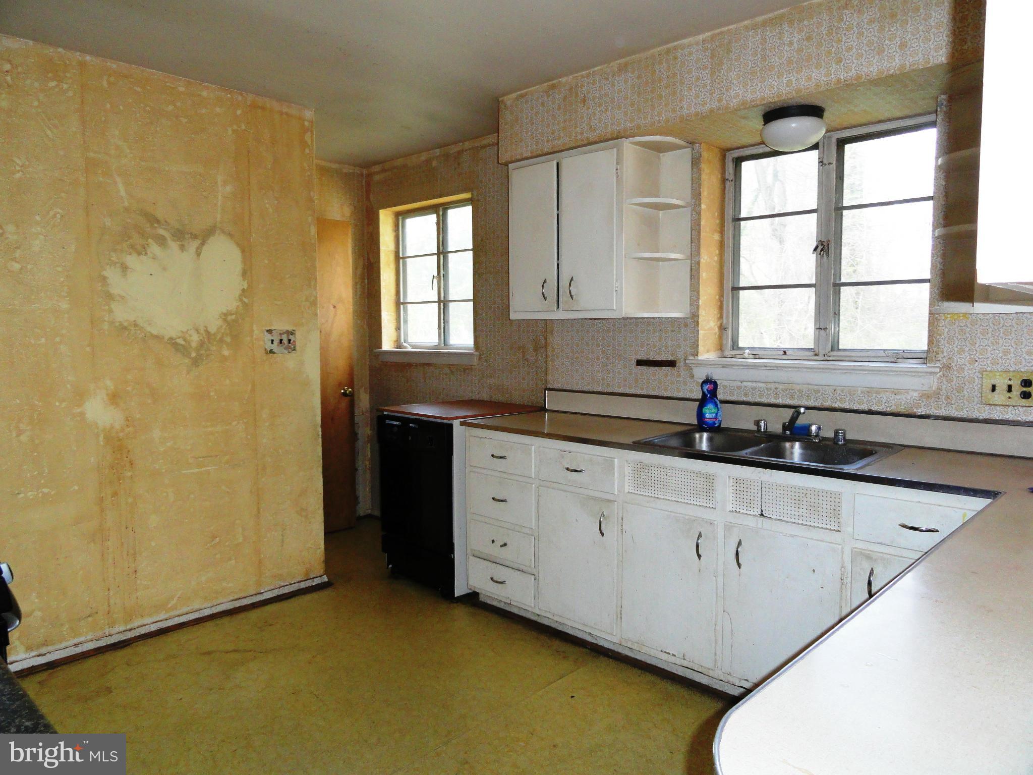 7322 Jervis Street Springfield, VA 22151 - Photo 5 of 23 Kitchen